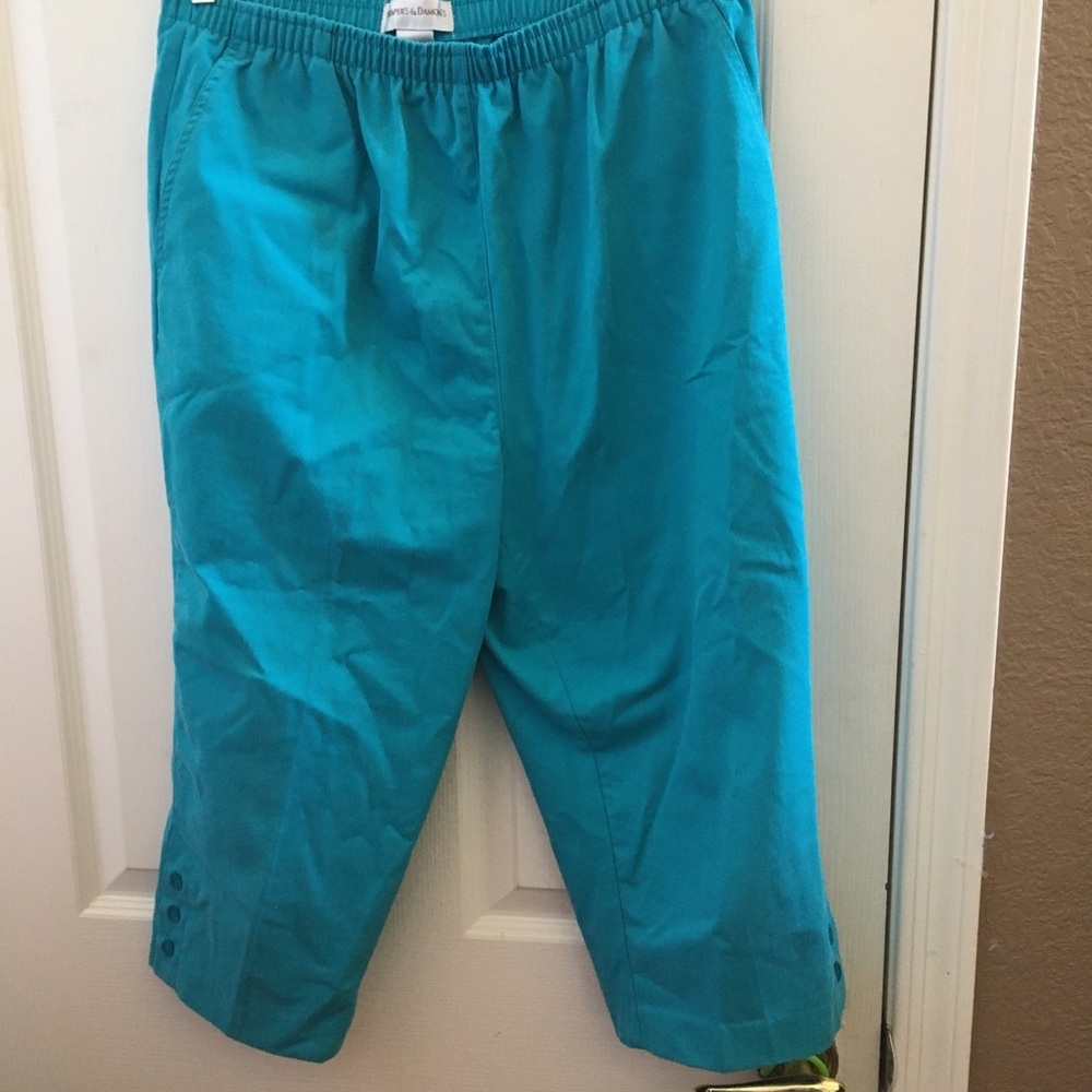 FINAL MARKDOWN Ladies drapers and Damon’s Capris 12 p